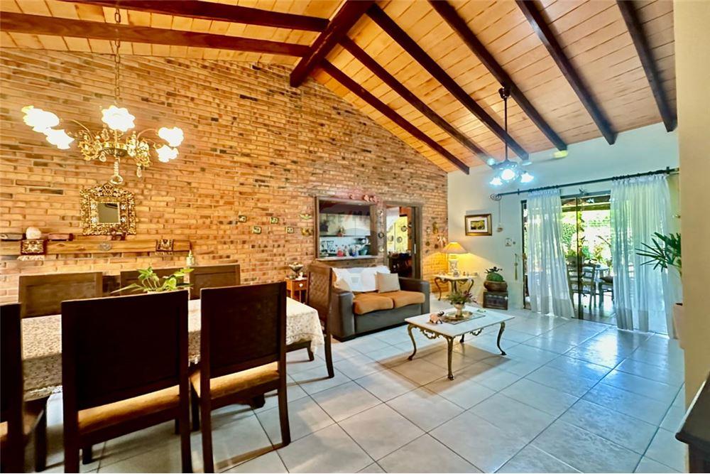 Hermosa Casa de Una Sola Planta en Loma Merlo, Luque — foto 3