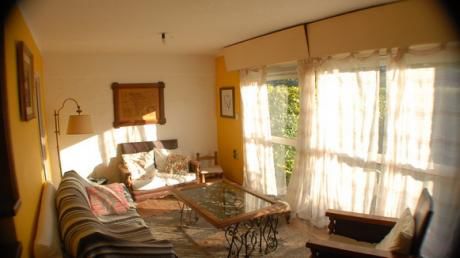 Zona De Colegios, En Complejo Cerrado Con Seguridad, Precio + 2800ur