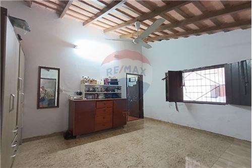Vendo Casa de 5 Dormitorios en Fernando De la Mora Zona sur — foto 3