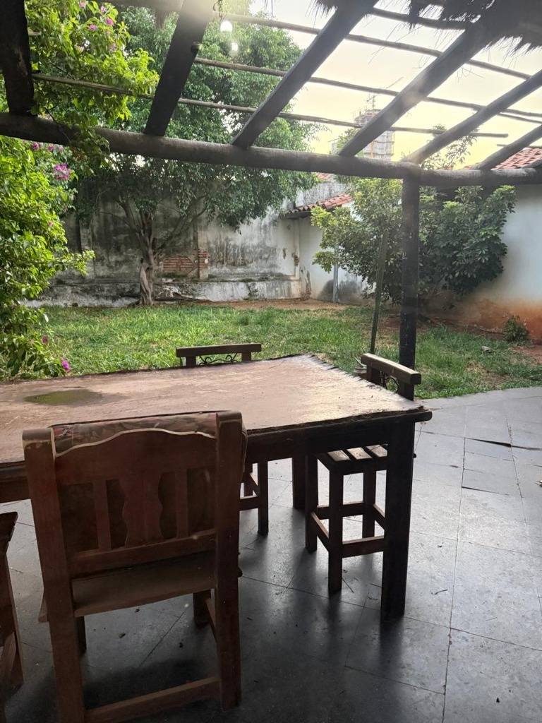 VENDO AMPLIA CASA A DEMOLER O REFACCIONAR — foto 2