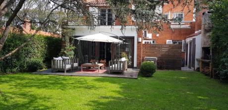 Casa Carrasco Proximo Arocena Y Rambla, Carrasco Clasico