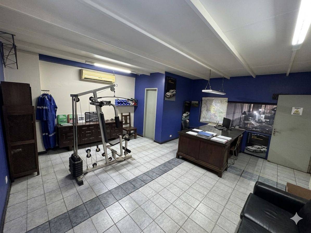 VENDO DEPOSITO + OFICINAS 700 m2 SOBRE AV. REPUBLICA — foto 3