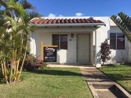 En Venta Cómoda Y Practica Casa En Sevilla Las Terrazas I
