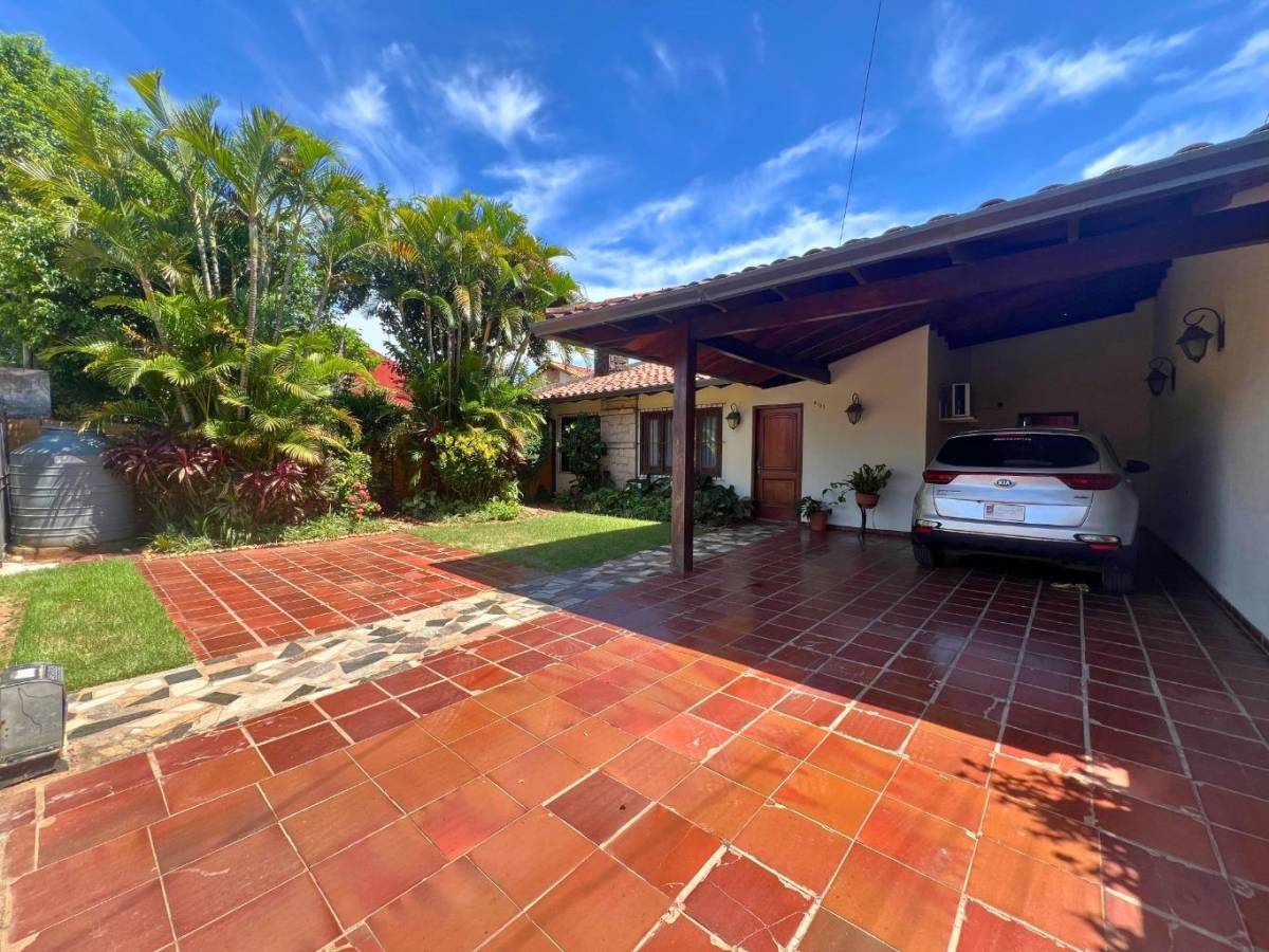Casa en venta en Los Laureles