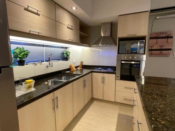 DEPARTAMENTO TIPO LOFT AMOBLADO EN ALQUILER – BARRIO SAJONIA — foto 2