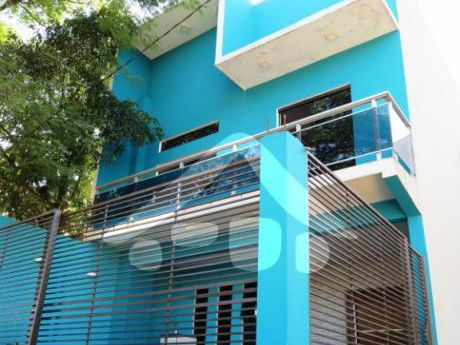 Vendo Dúplex Con Amplio Depósito En Ciudad Del Este