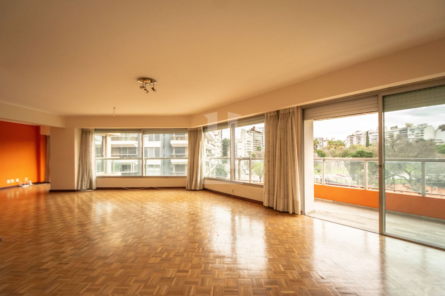 Apartamento de 3 dormitorios + servicio en Villa Biarritz
