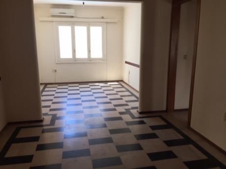 Muy Buen Apartamento A Pasitos De La Rambla
