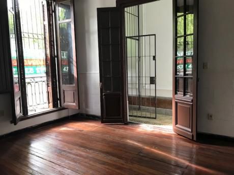 Hermosa Casa Próxima Al Palacio Legislativo!