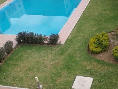Linda Casa Minimalista Con Piscina - Puntiti