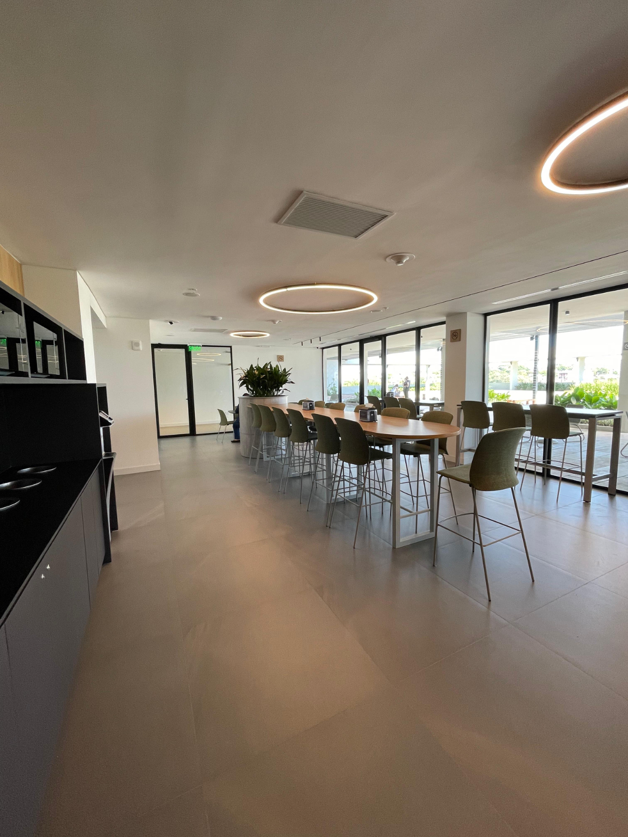 AVDA. ARTIGAS, BARRIO JARA, EN ALQUILER OFICINAS CORPORATIVAS DE 134 m2 — foto 3
