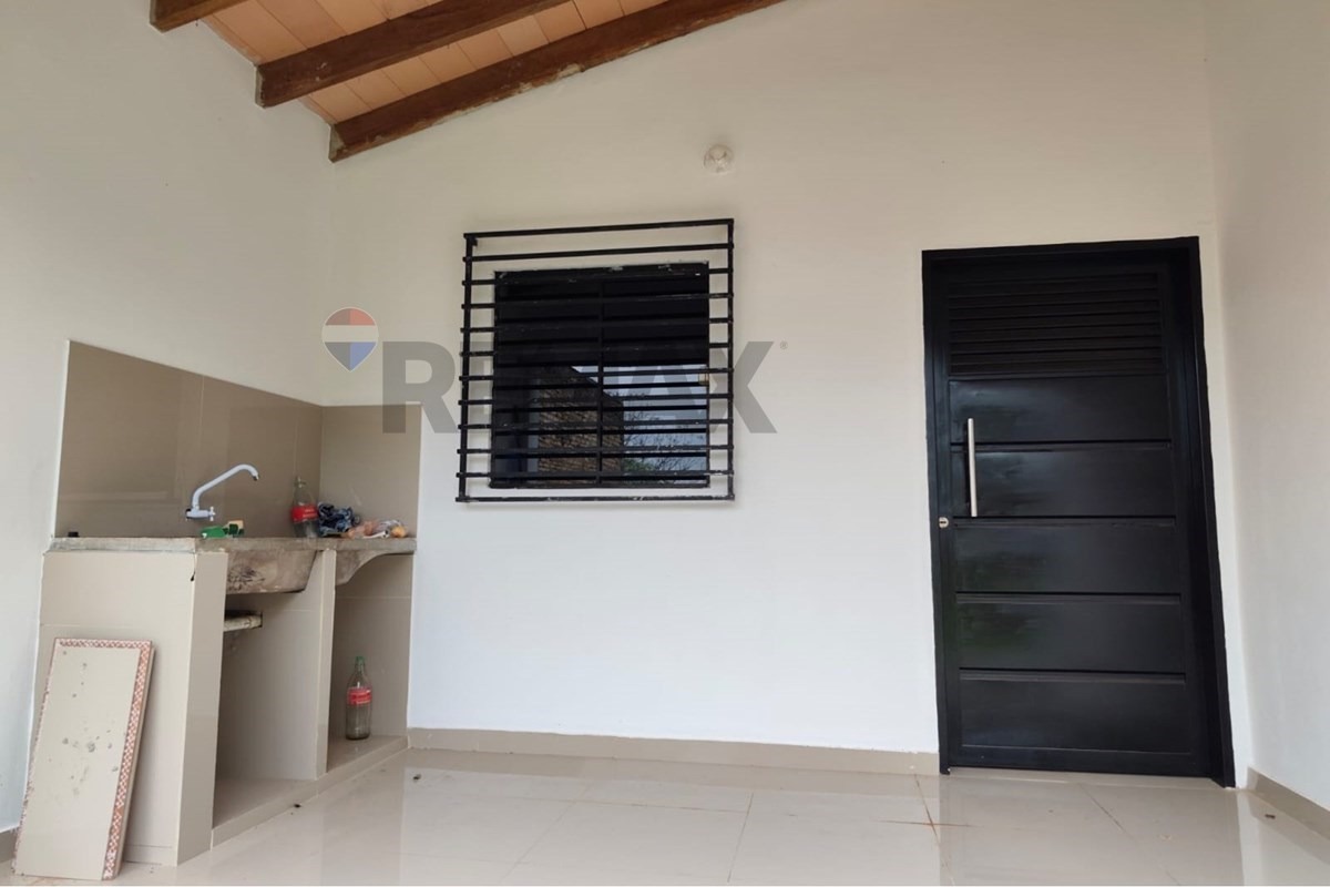 Casa - Alquiler - Ñemby, Central, Paraguay — foto 2