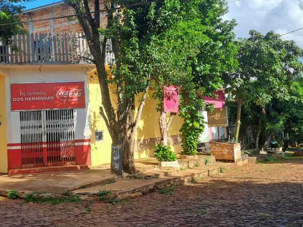 VENDO CASA CON SALONES COMERCIALES EN PTE. FRANCO — foto 3