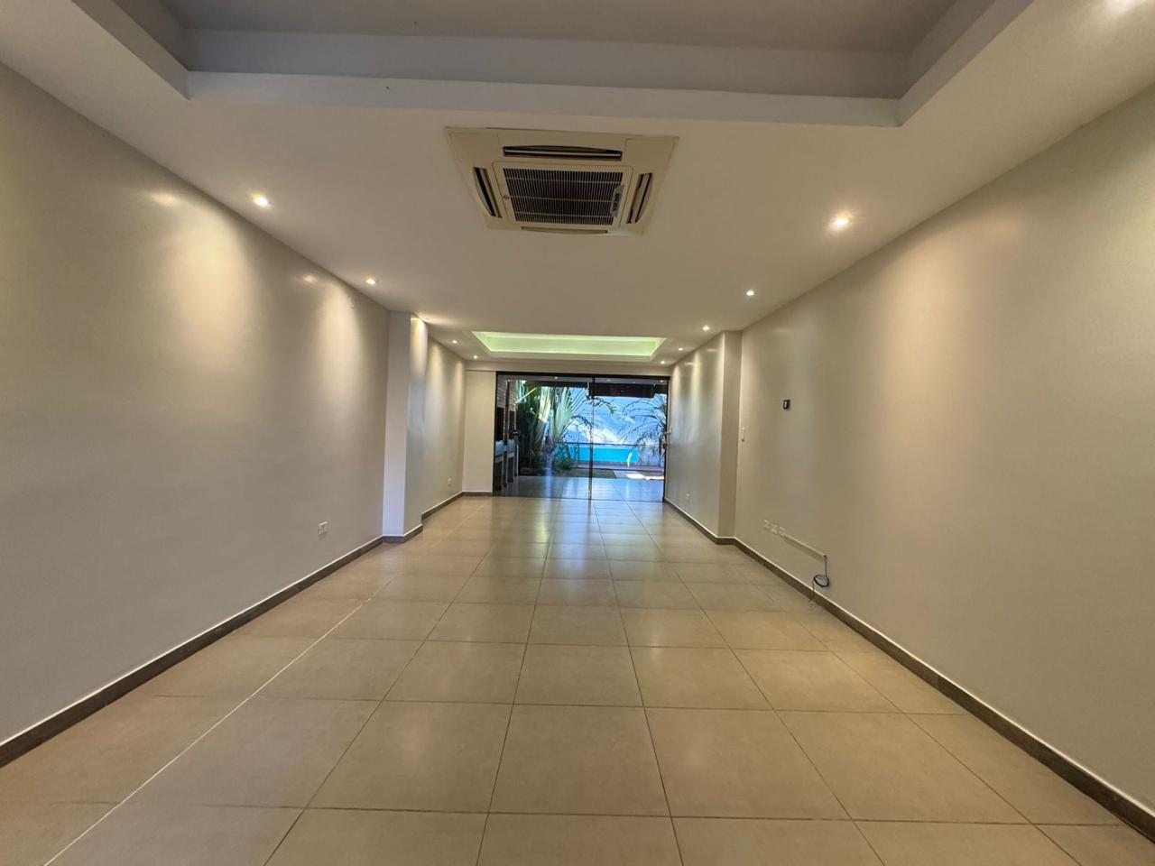 Dúplex con piscina zona CONMEBOL — foto 3