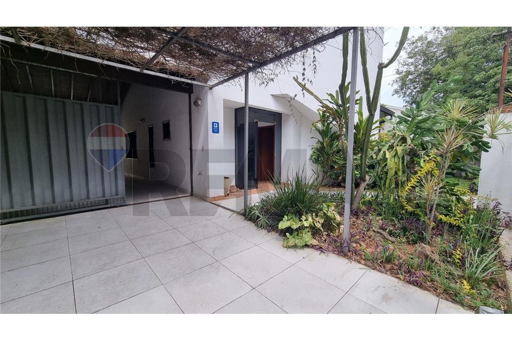 VENDO GRAN RESIDENCIA EN ASUNCIÓN — foto 3