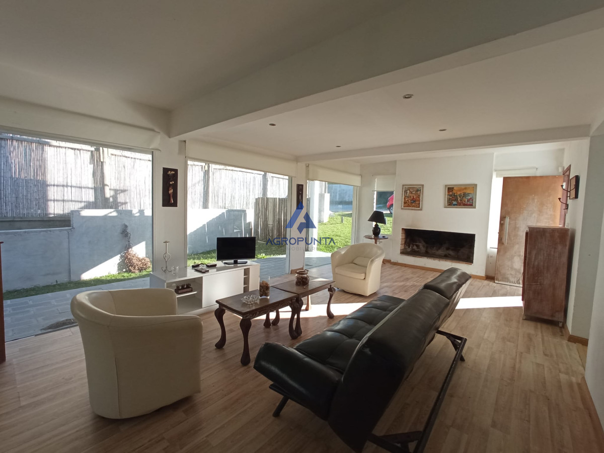 Casa en Punta Piedras, 3 dormitorios