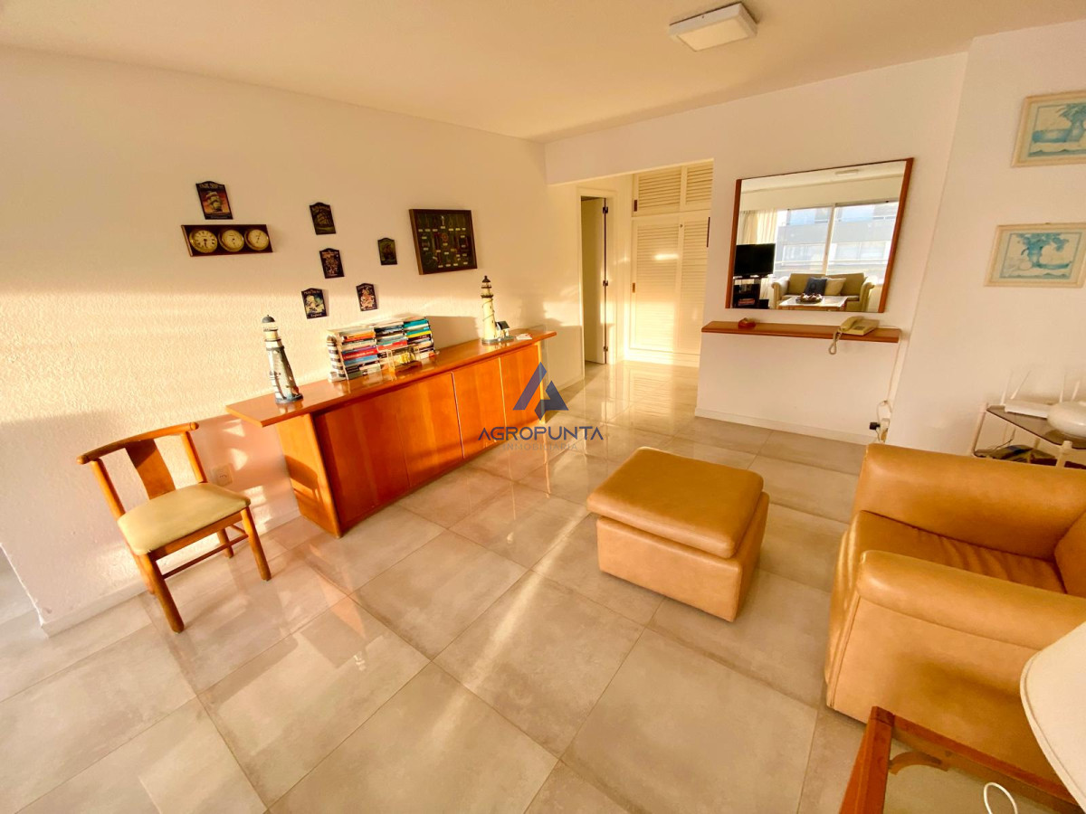 Apartamento en Peninsula, 3 dormitorios  con vista al puerto