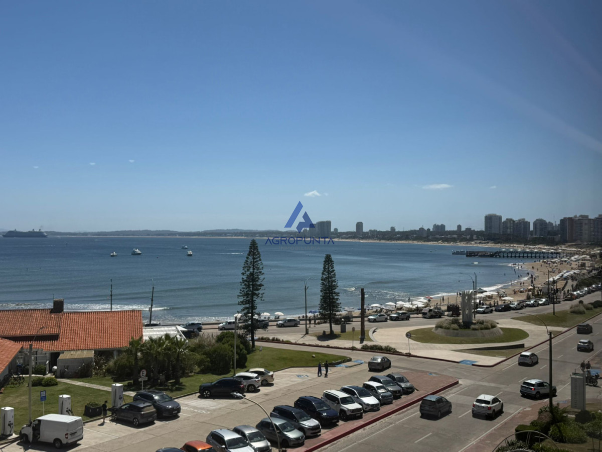 Apartamento en Venta de 3 dormitorio en Punta del este . Playa mansa , Parada 1