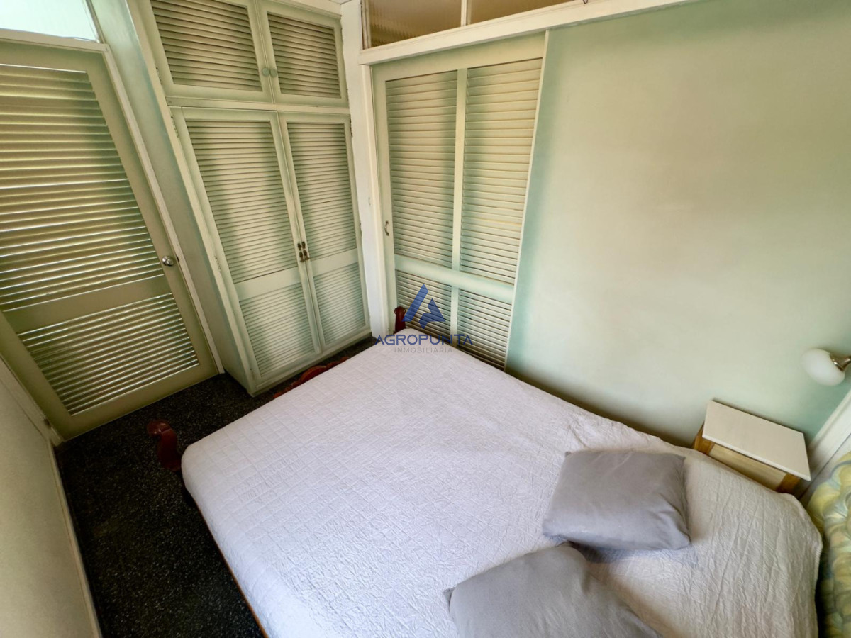 Alquiler Anual o Invernal de 1 dormitorio y medio en Punta del Este Mansa Primera Línea · Foto 8