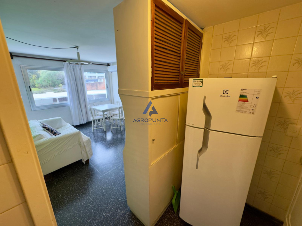 Alquiler Anual o Invernal de 1 dormitorio y medio en Punta del Este Mansa Primera Línea · Foto 5