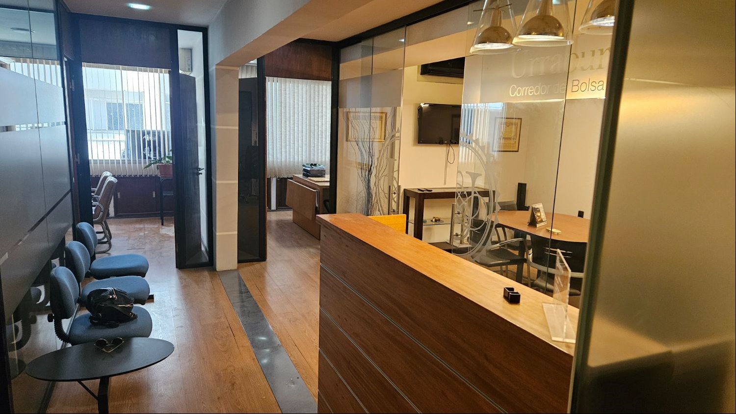 Alquiler Oficina Ciudad Vieja 2 Baños