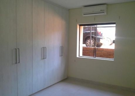 Vendo Depto De 2 Dorm Con Cochera. Bo Jara. A 1 De Gral Santos Y 3 De España. S