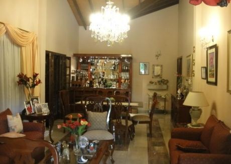 AsunciÓn / Hipodromo - Hermosa Residencia / Casa De 6 Dormitorios