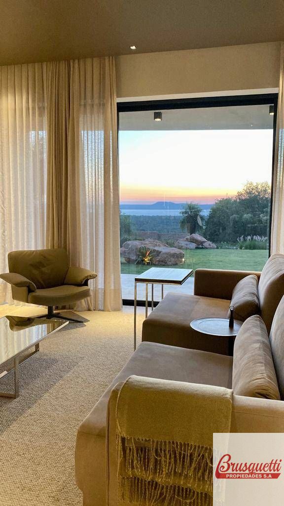 Casa en venta c/ cochera en San Bernardino — foto 2