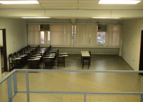 Amplio SalÓn Para Oficinas (call Center)