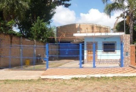 Alquilo Tinglado De 264 M2 Mas Oficina En Fernando De La Mora Zona Sur.