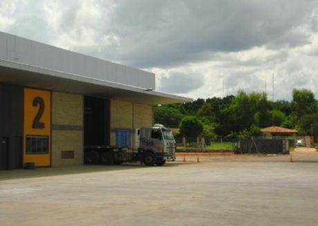 Alquilo Tinglados Que Totalizan 3600m2 En Mra En Complejo Industrial