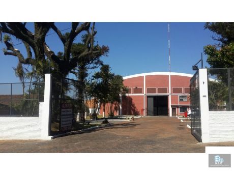 Alquilo Galpón Con Oficinas Zona Mercado 4