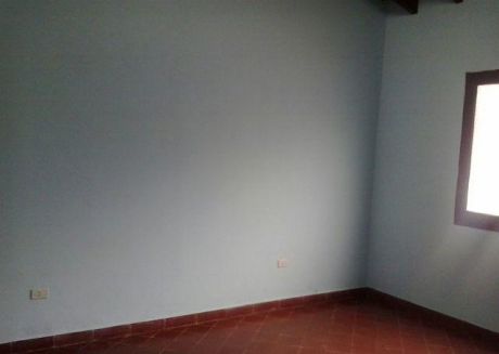Una Casa Sobre Otazu A Cuatro Cdras De La Avda Peru