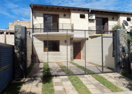 Un Duplex Cerca Del Club Garden En Luque