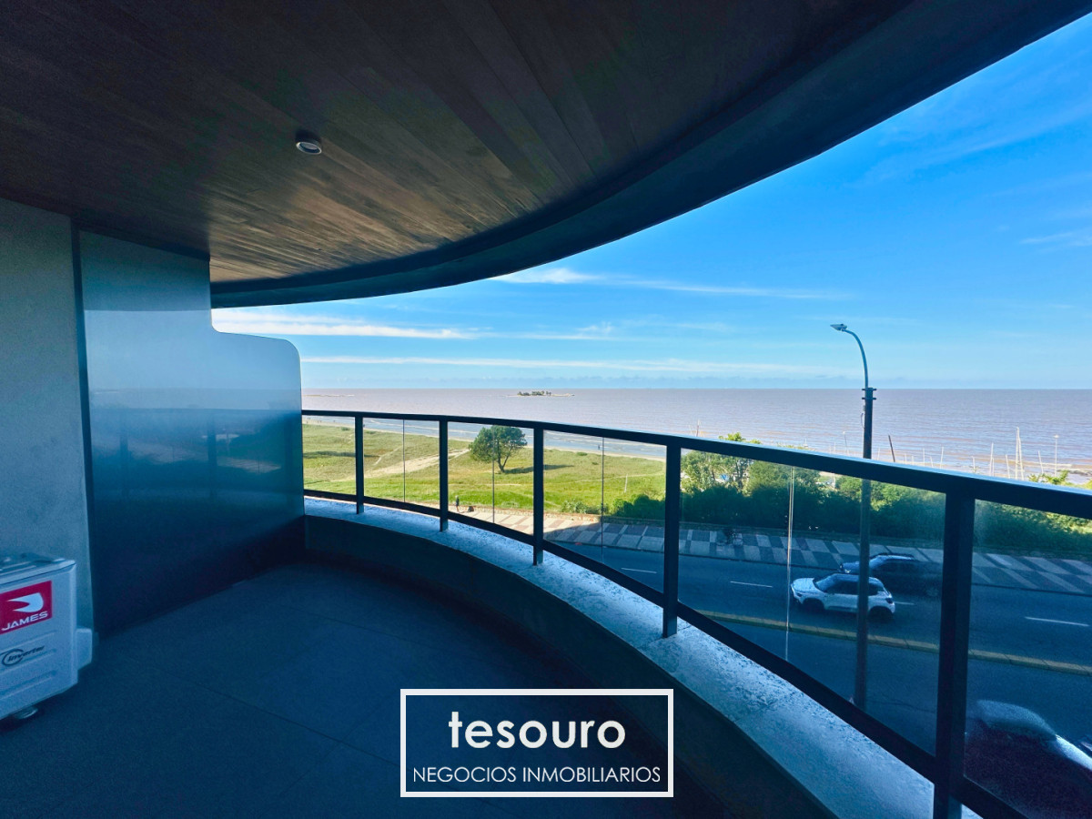 ALQUILER APARTAMENTO DE 2 DORMITORIOS FRENTE AL MAR EN MALVÍN