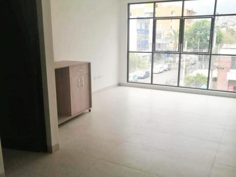 Oficinas Nuevas, Amplias Y Cómodas