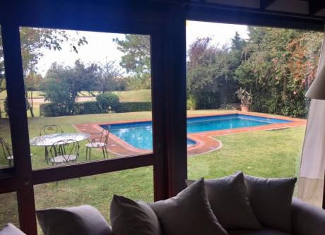 Casa En Venta Lomas De La Tahona 2 Dormitorios Con Piscina