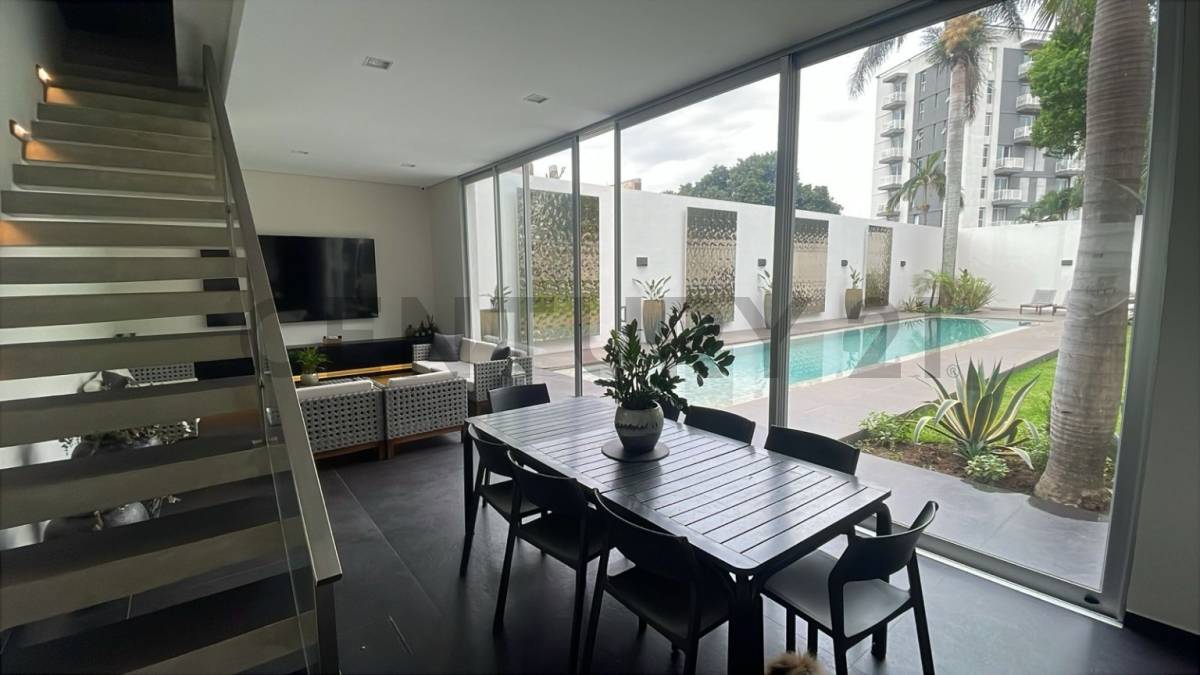 EN ALQUILER - EXCLUSIVA CASA MODERNA TOTALMENTE AMOBLADA — foto 2