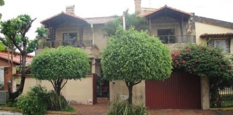 Vendo Hermosa Casa De Dos Plantas En LambarÉ
