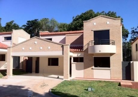 Vendo Hermosa Residencia Con Piscina En Condominio Boulevard