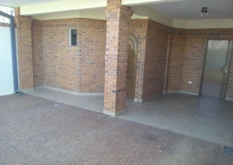 Alquilo Hermoso Y Amplio Duplex, Zona Senadis.