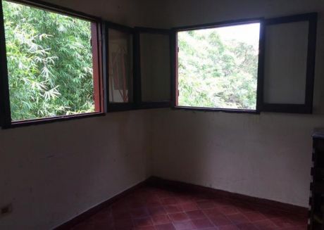 Alquilo Amplio Departamento En Zona Pinedo De 2 Dormitorios