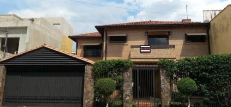 Alquilo Hermosa Casa Con Piscina En Mburucuya