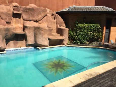 Alquilo Residencia Zona Seminario