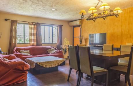 Apartamento De 4 Dormitorios En Aguada