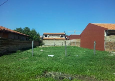 Oferto Lote Residencial,s/empedrado - Zona Puerto Seguro