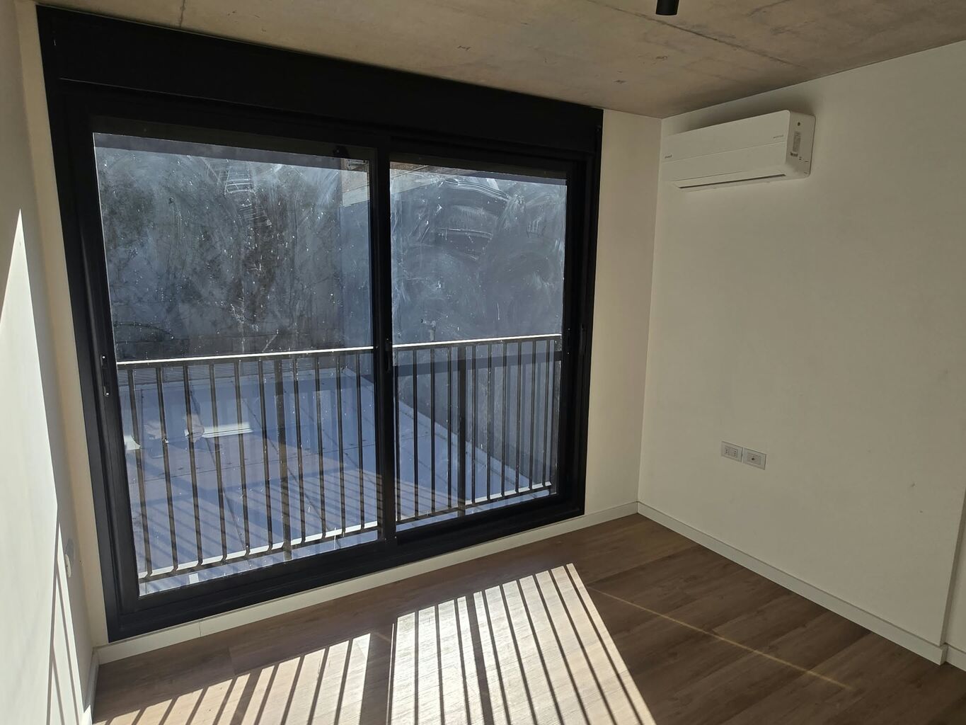 Alquiler apartamento de 1 dormitorio con balcón – Próximo a Plaza Indep. · Foto 6