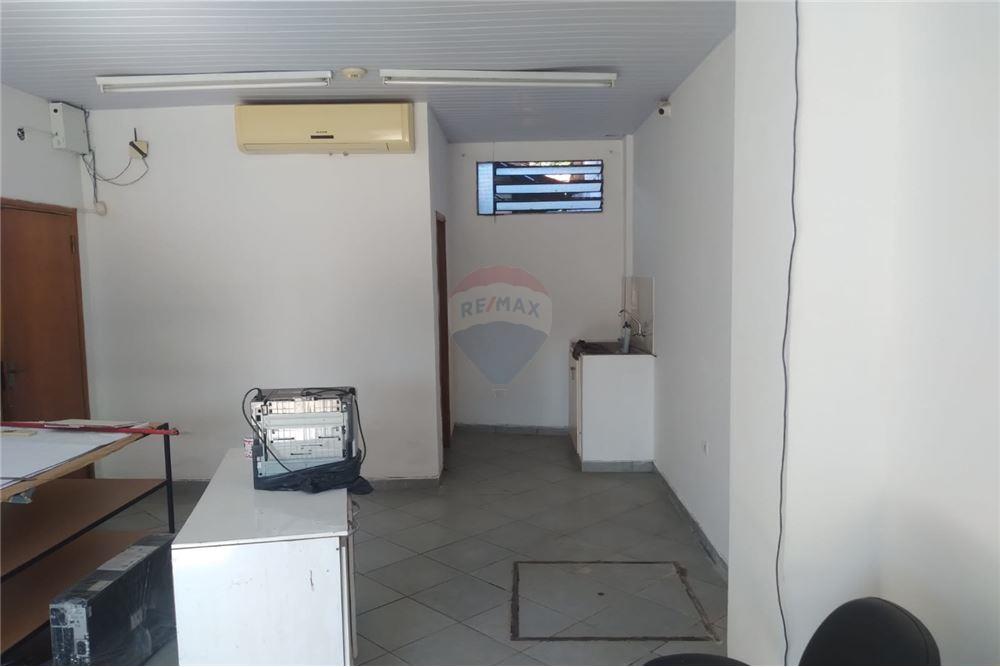 ALQUILO SALON COMERCIAL EN BARRIO HERRERA — foto 3