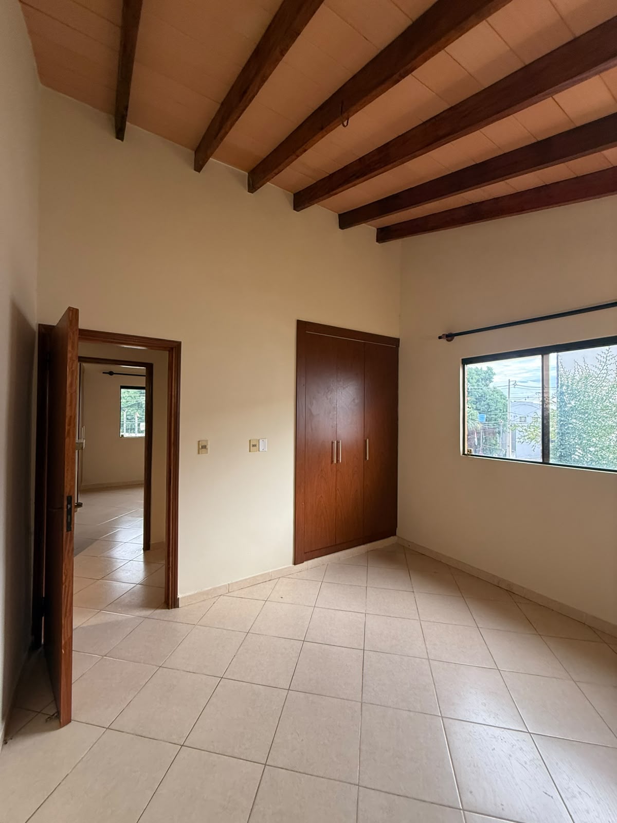 ALQUILO HERMOSA Y AMPLIA CASA EN FERNANDO ZONA NORTE — foto 2