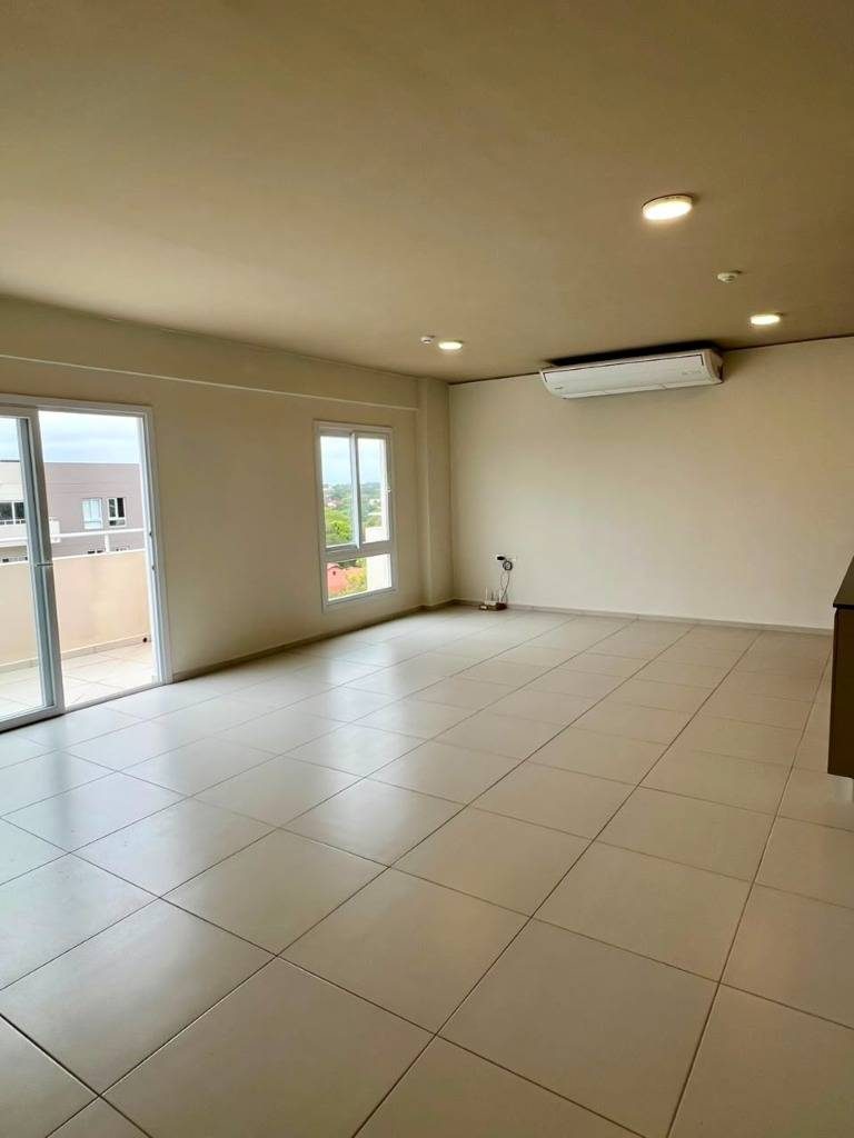 ALQUILO DEPARTAMENTO SEMI AMOBLADO DE 3 DORMITORIOS LUQUE — foto 3